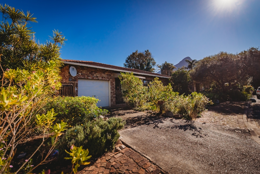 2 Bedroom Property for Sale in Denneoord Western Cape